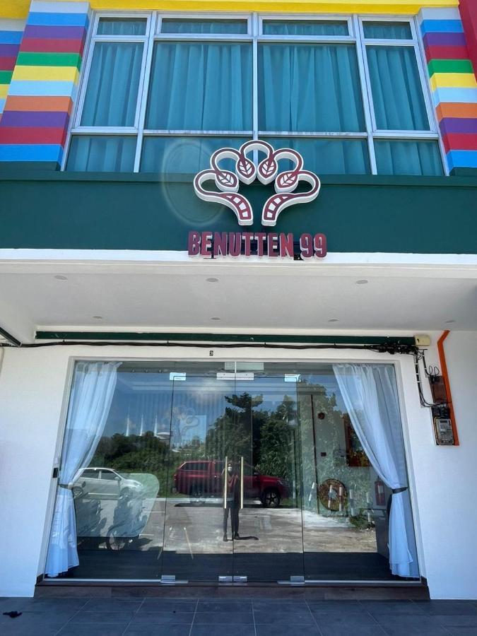 Benutten 99 Hotel Kampong Parit Tengah Ngoại thất bức ảnh