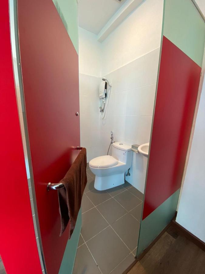 Benutten 99 Hotel Kampong Parit Tengah Ngoại thất bức ảnh